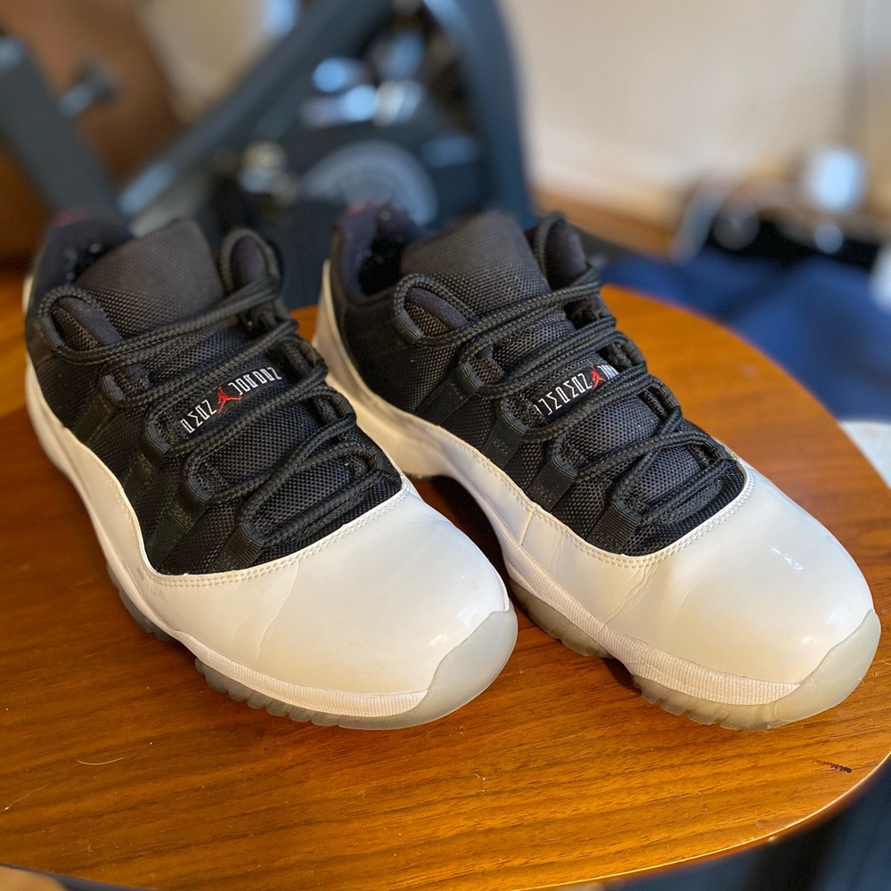 Jordan 13 Low “Reverse Tuxedo”, men’s size 9.5